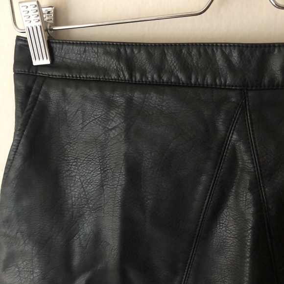 Zara Faux Leather Mini Skirt with Pockets M - Picture 3 of 9